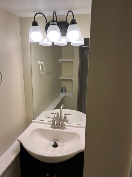 Building Photo - 6340 New St