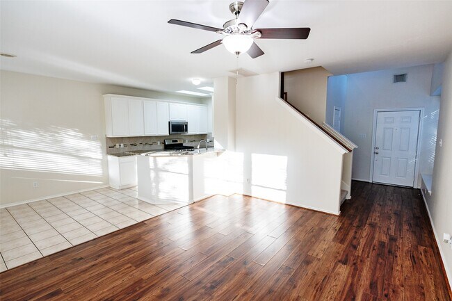 Building Photo - 11 Summer Haze Cir