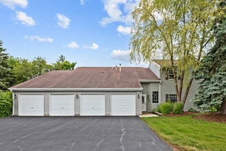 Building Photo - 557 E Shag Bark Ln
