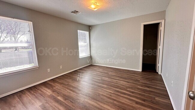 Building Photo - 5520 Bush Creek Way