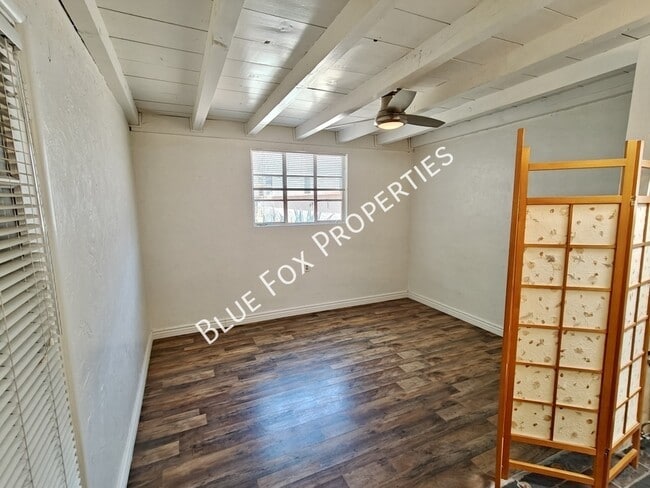 Building Photo - 2233 N Isabel Blvd