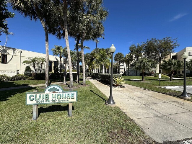 Building Photo - 8015 SW 107th Ave