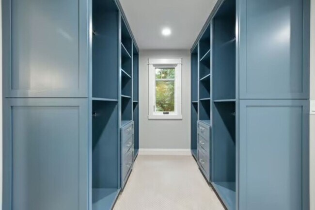 Building Photo - 3Bd/3.5Ba Kirkland Home
