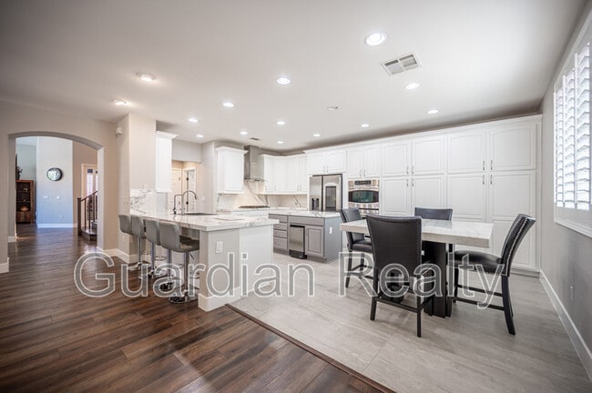 Building Photo - 11112 Pine Greens Ct