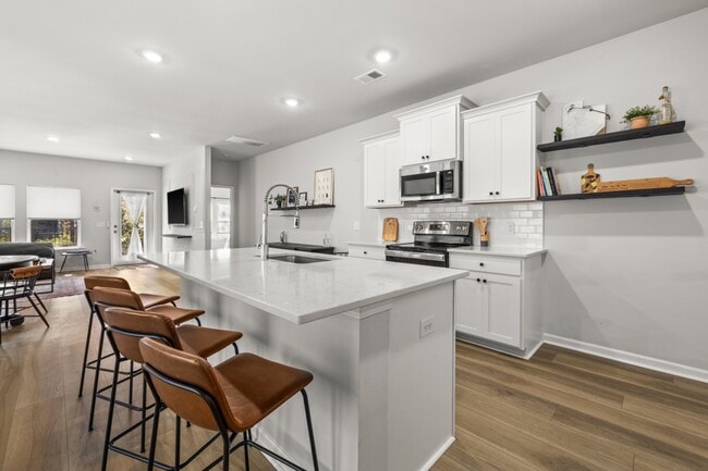 Building Photo - 119 Holloway Hl