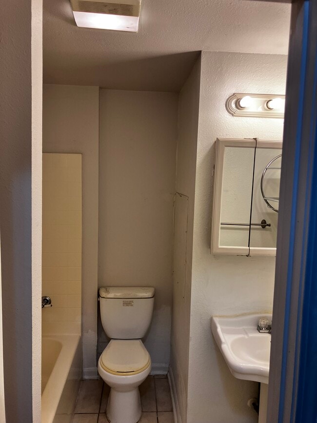 Building Photo - 164 Golden Meadow Dr