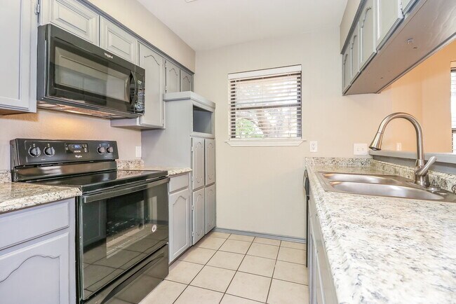 Building Photo - 3816 Ashley Ln