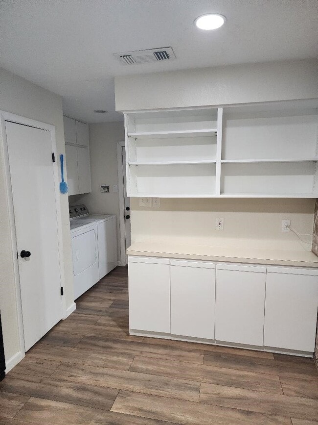 Building Photo - 711 Leicester Ln