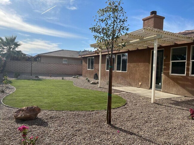 Building Photo - 80435 Atherstone Dr