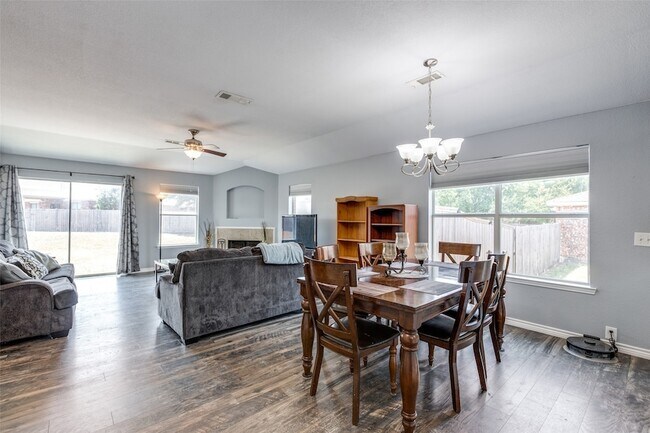 Building Photo - 2402 Pheasant Run