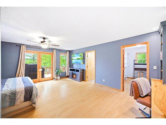 Building Photo - 17079 Paw Print Dr