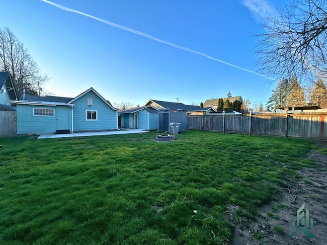 Building Photo - 3 bedroom/1 bathroom Single-Family Home for Rent