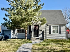 Building Photo - 212 Hastings Ave