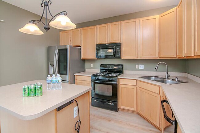 Building Photo - 448 Cherry Orchard Rd