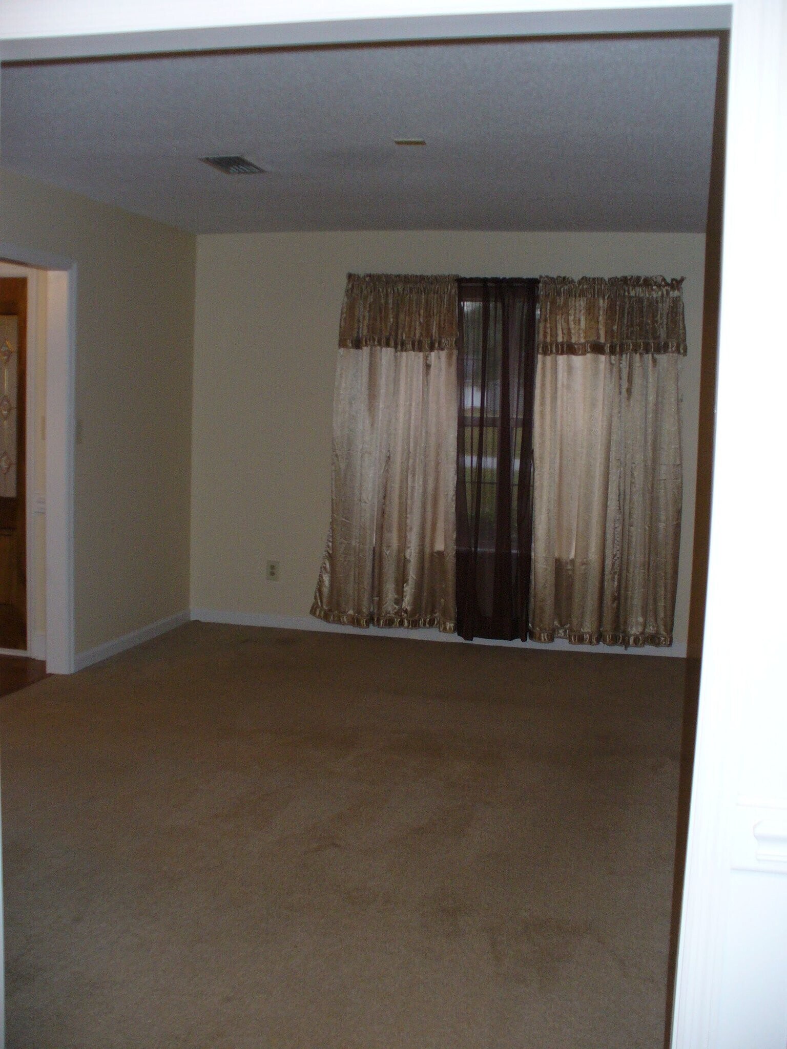 Building Photo - 1013 Pleasant Valley Dr