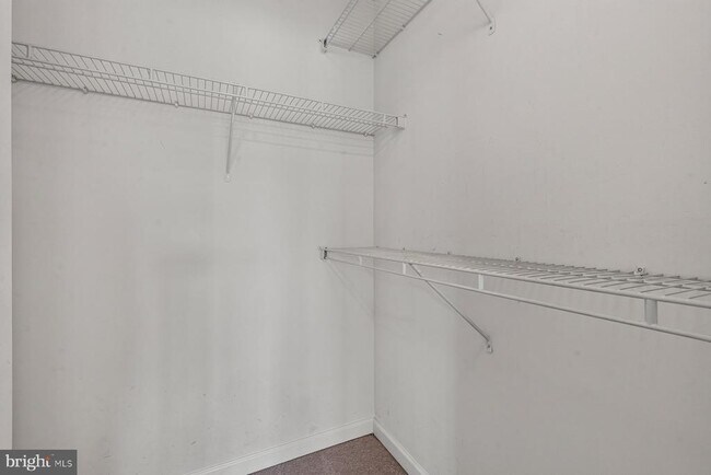 Building Photo - 711 Wineberry Way