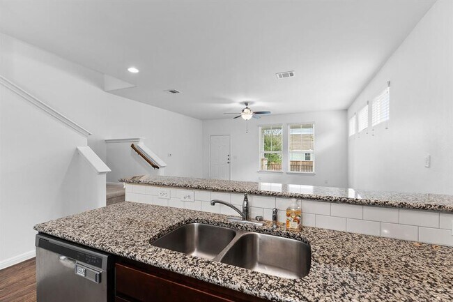 Building Photo - 213 Michaelis Dr