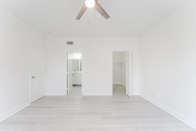 Building Photo - 20889 St Andrews Blvd