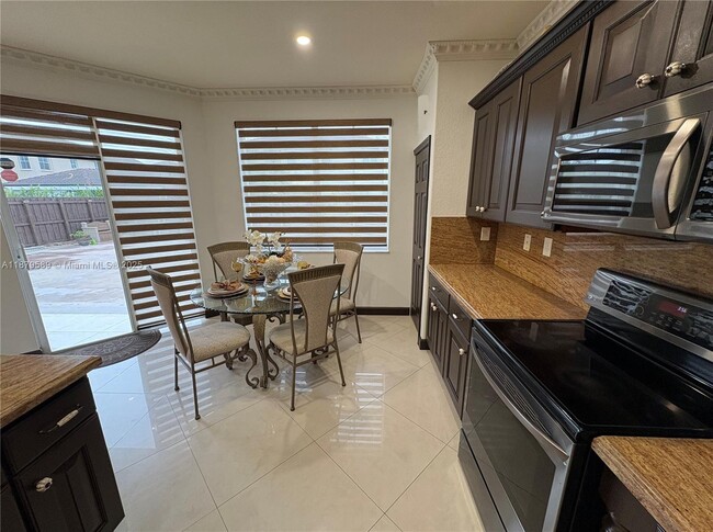 Building Photo - 15375 SW 93rd Ln