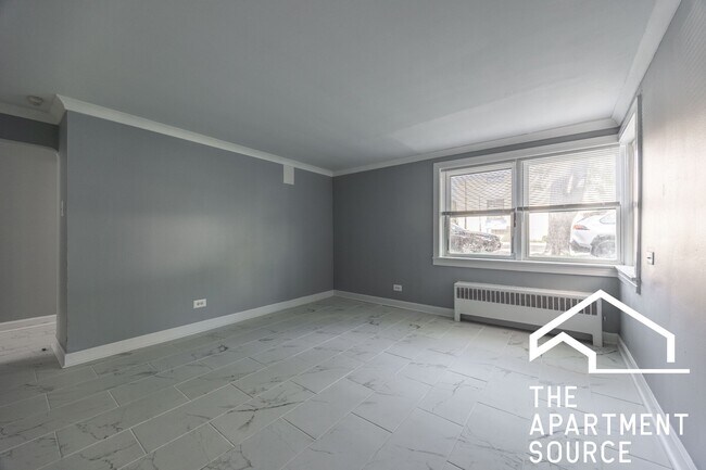 Building Photo - 2754 W North Shore Ave