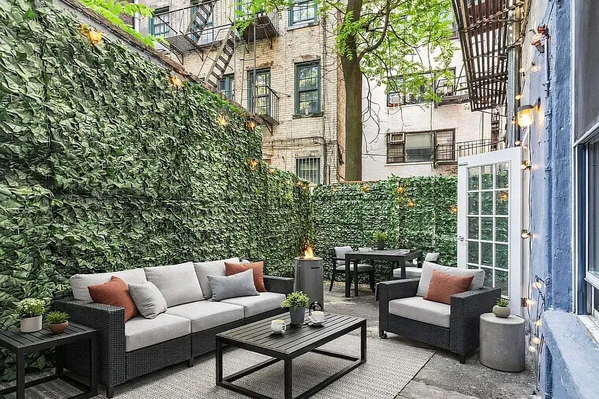 Building Photo - 127 E 7th St