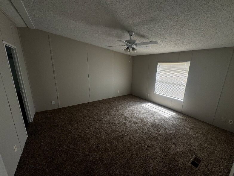 Building Photo - 144 Fox Meadow Dr