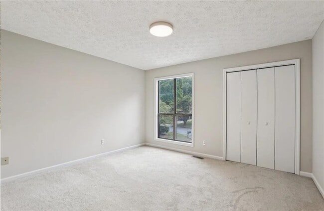 Building Photo - 270 St Simon's Cove