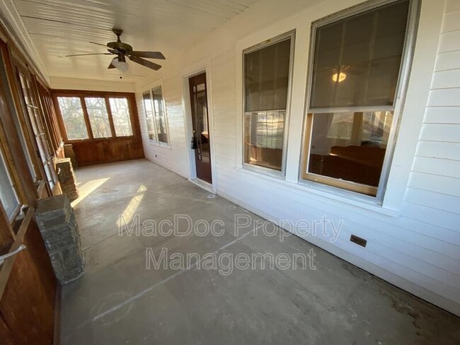 Building Photo - 885 Truslow Rd