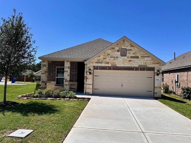 Primary Photo - 6107 White Spruce Dr