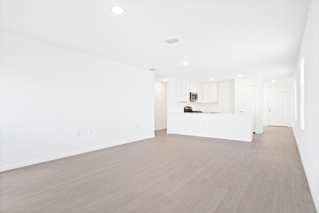 Building Photo - 3 Bedroom/2 Bath Vida Subdivision