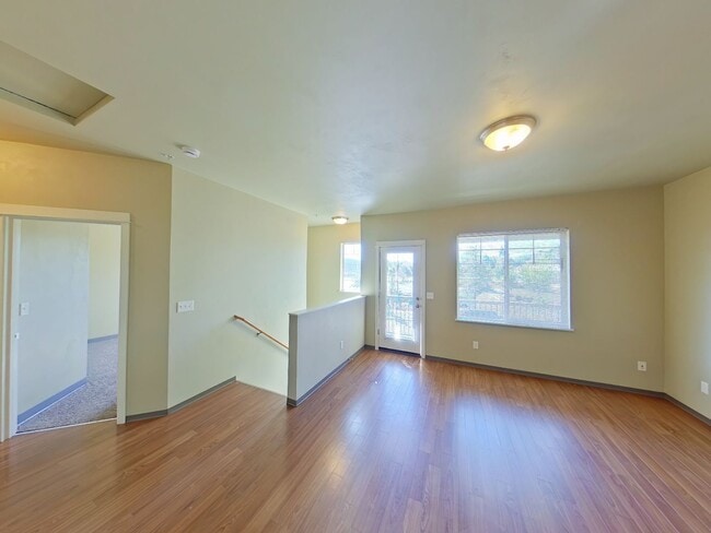 Building Photo - 1991 Oak St