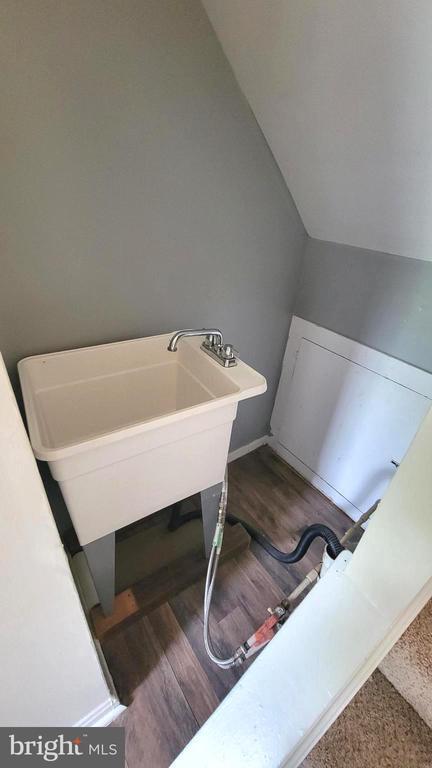 Building Photo - 7919 Hugh Mullen Dr