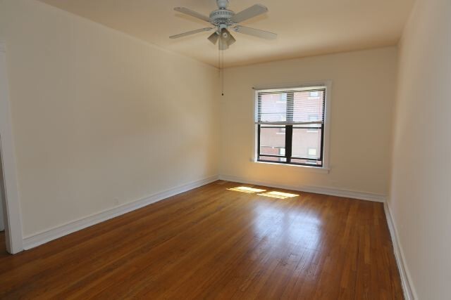 Building Photo - 836 W Waveland