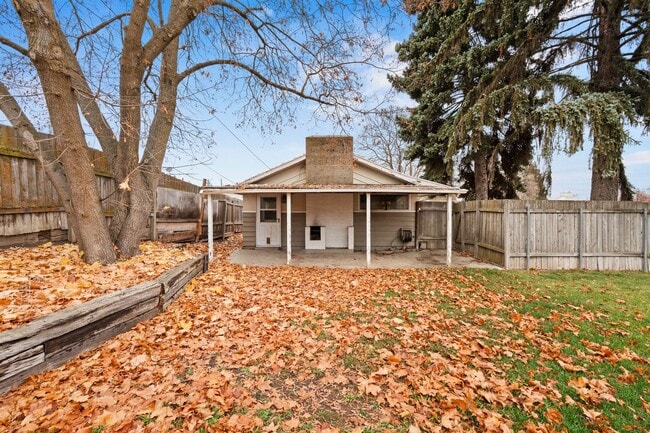 Building Photo - South Hill cute 2 Bed 1 Bath rancher with covered entertaining patio - Coming Soon 9/23