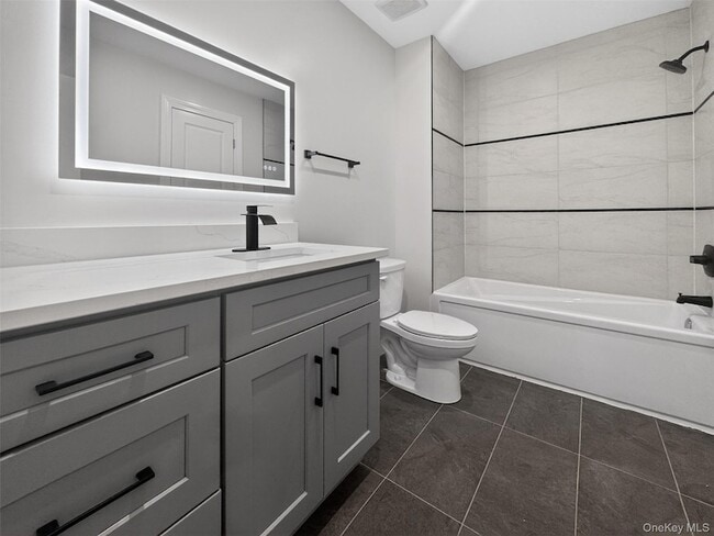 Building Photo - 64 Manor Pl