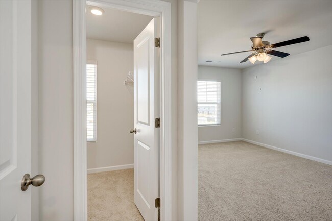 Building Photo - 3504 Firestone Dr