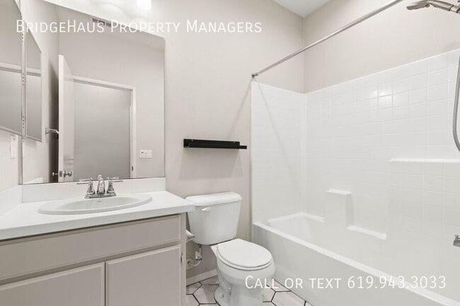 Building Photo - 1709 Signature Pl