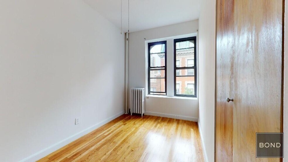 Building Photo - 324 E 91st St