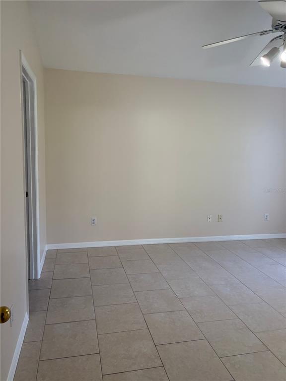 Building Photo - 985 Scenic View Cir