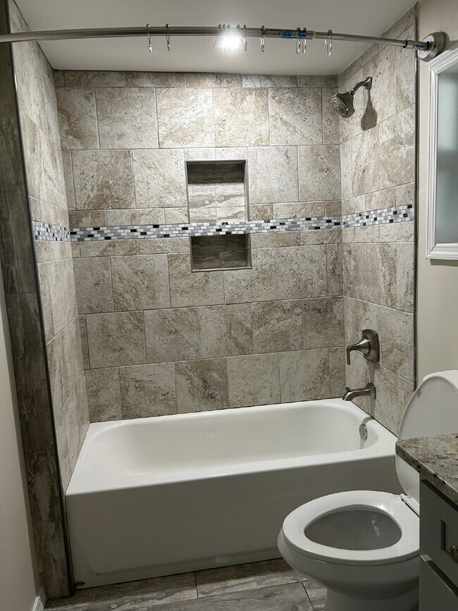 Building Photo - Fall in love with this beautifully maintained 3BR/2BA home!