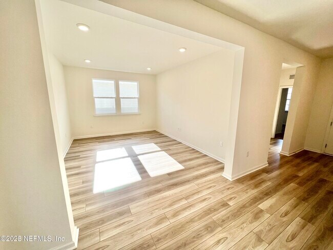 Building Photo - 12859 Logans Walk Ln