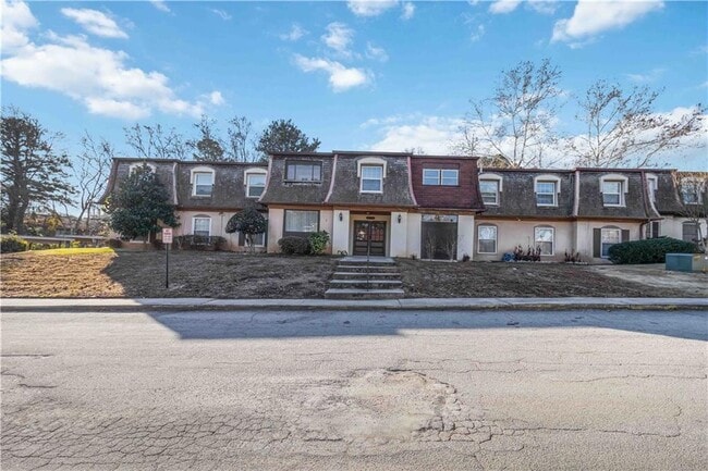 Building Photo - 46 Le Parc Fontaine