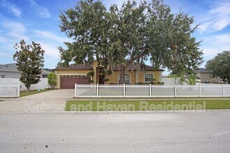 Building Photo - 413 Marlberry Leaf Ave