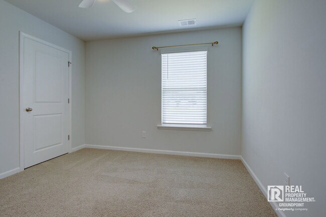 Building Photo - 113 Hillsford Ln