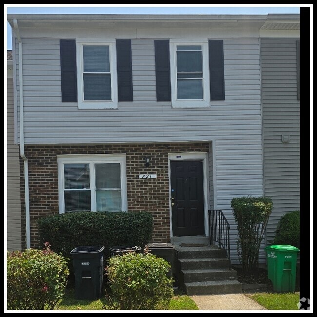 Building Photo - 821 St Michaels Dr