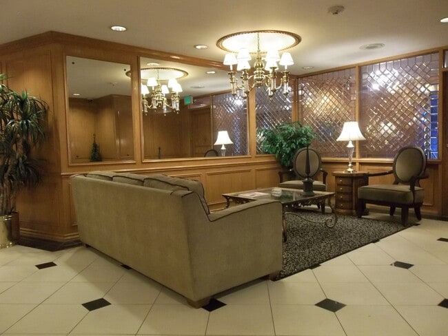 Building Photo - $0 DEPOSIT OPTION. SPACIOUS 12TH-FLOOR 1-B...