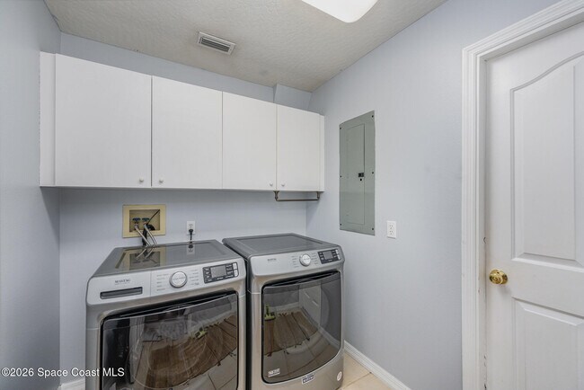 Building Photo - 3295 Savannahs Trail