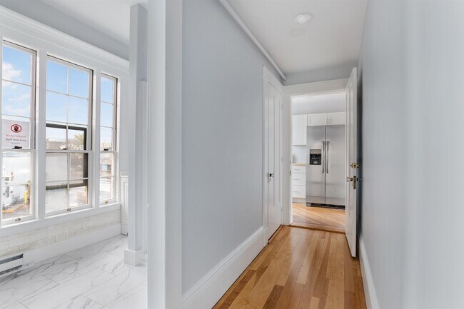 Building Photo - 109 Pleasant St