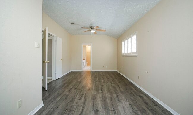 Building Photo - 21306 Park Run Dr
