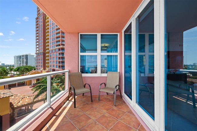 Building Photo - 2110 N Ocean Blvd